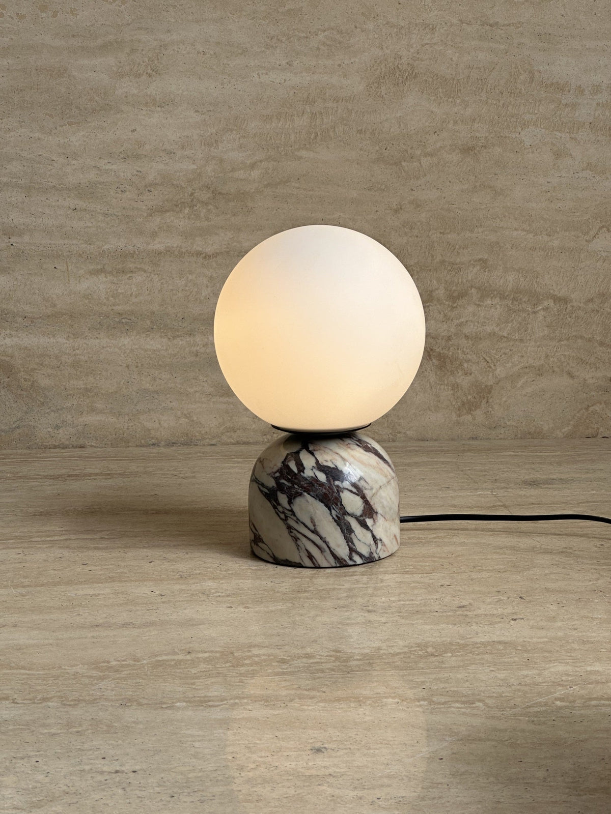 yannick-marble-table-lamp