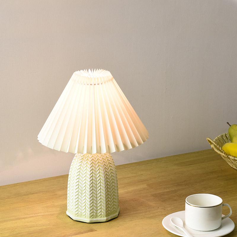 Vintage Tapered Pleated Linen Shade Ceramic 1 Light Table Lamp