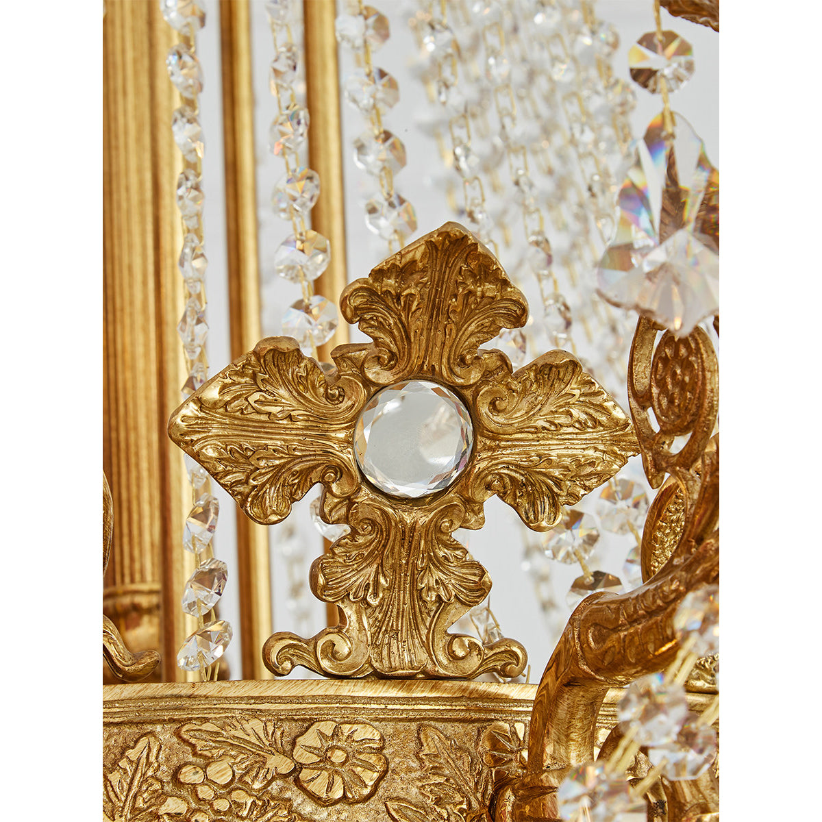 zaira-opulent-chandelier