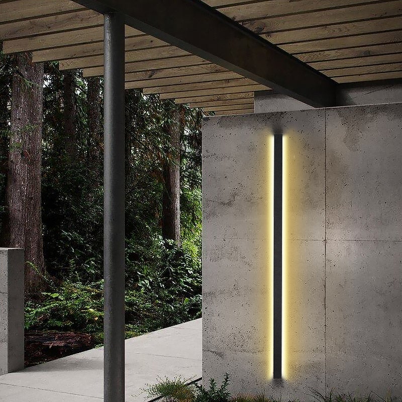 Modern Linear LED Outdoor Wall Light in Black