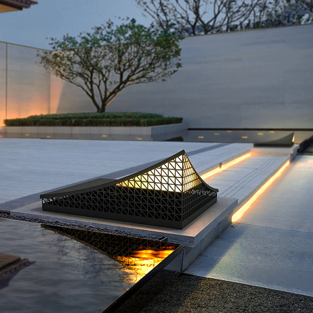 Curved Stainless Steel LED Landscape Light with Grid Design for Modern Outdoor Spaces