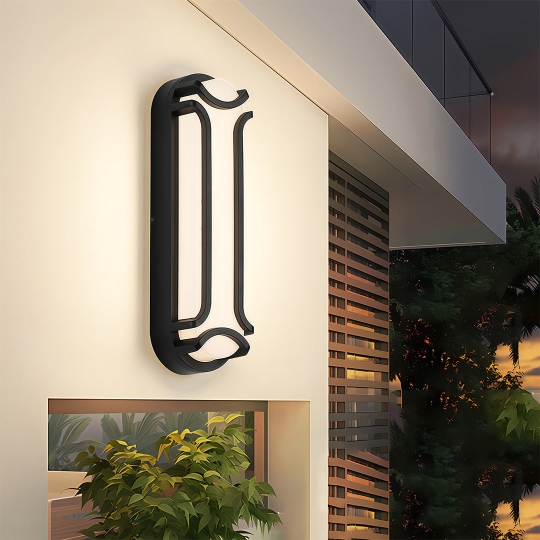 Modern Minimalist Outdoor Wall Sconce in Black Aluminum with LED