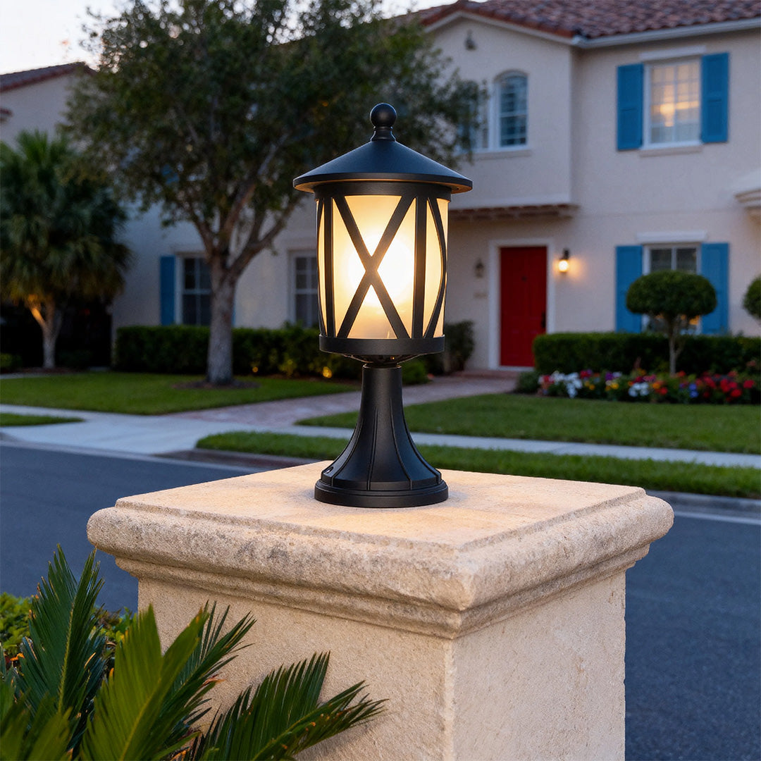 Black Aluminum LED Post Light for Garden Paths and Courtyards
