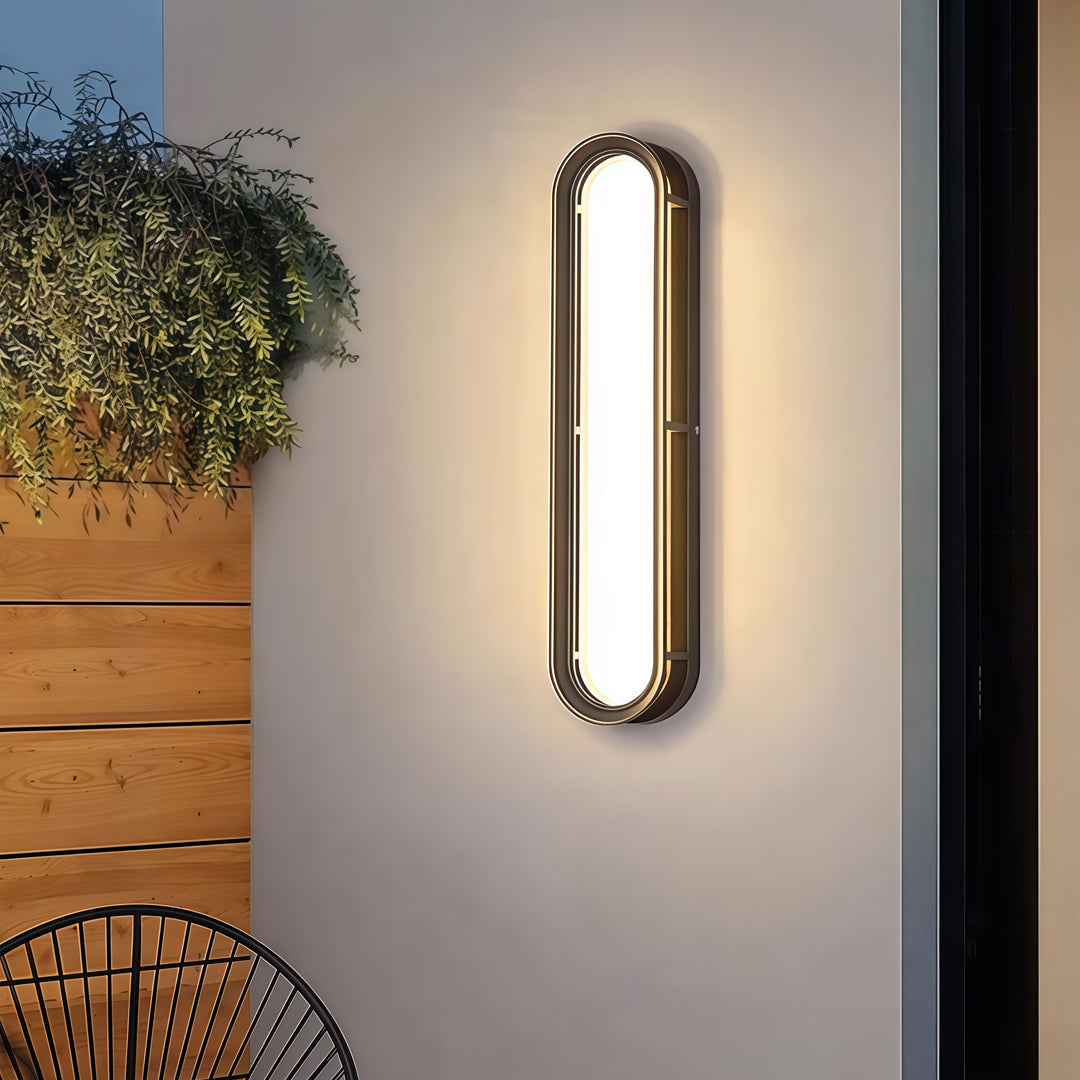Aria Outdoor Linear LED Wall Light in Die-Cast Aluminum