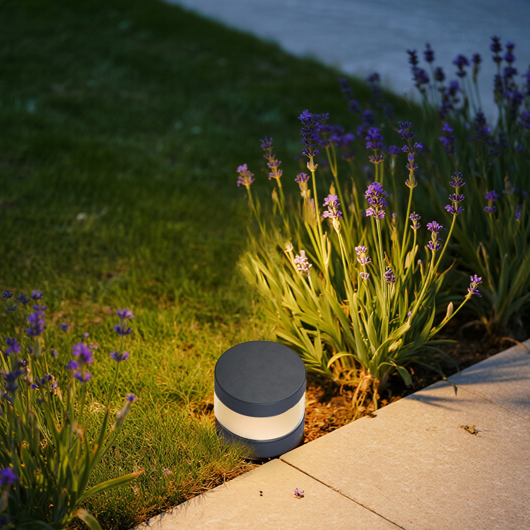 Minimalist LED Path Light – Sand Gray Aluminum Bollard for Modern Landscapes