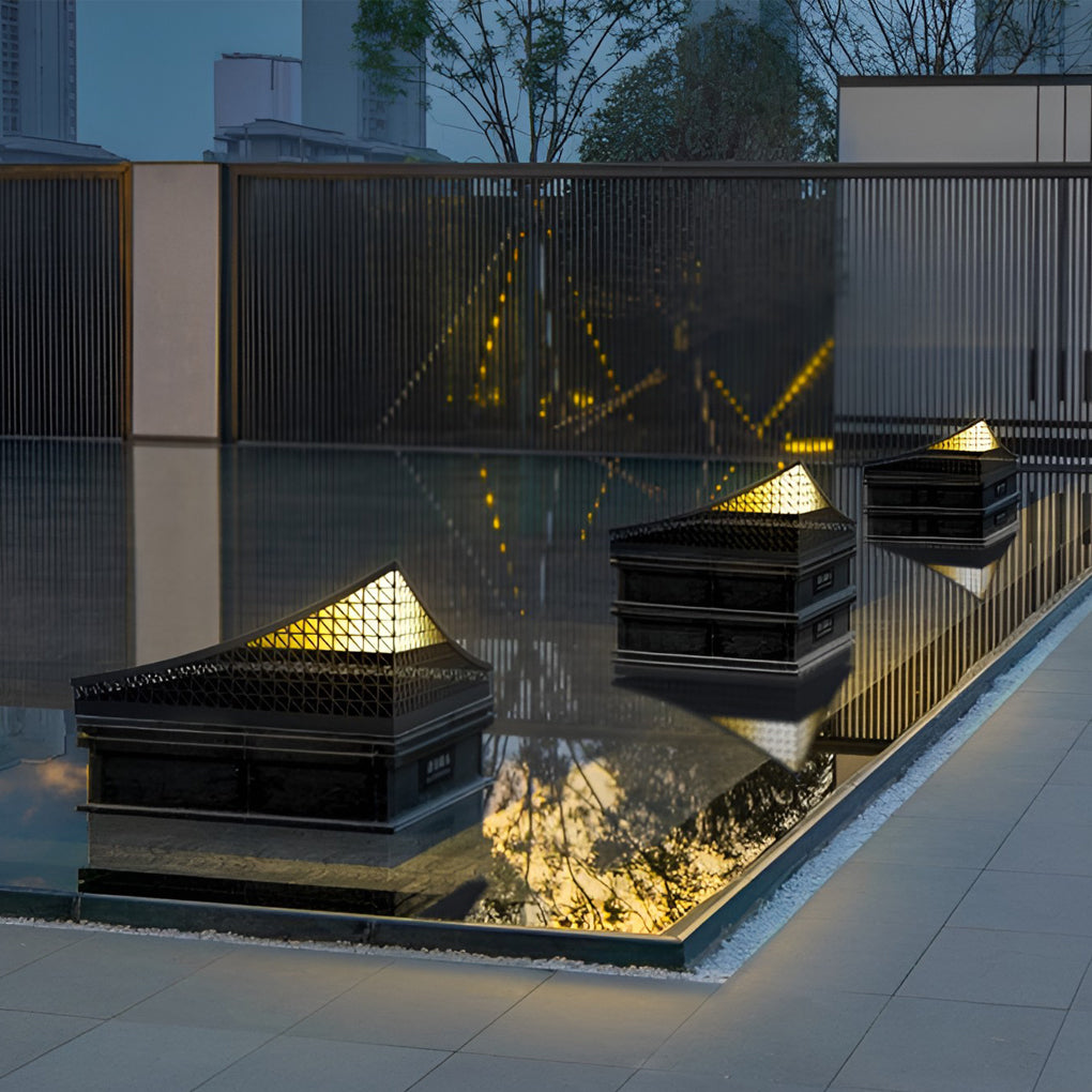 Curved Stainless Steel LED Landscape Light with Grid Design for Modern Outdoor Spaces