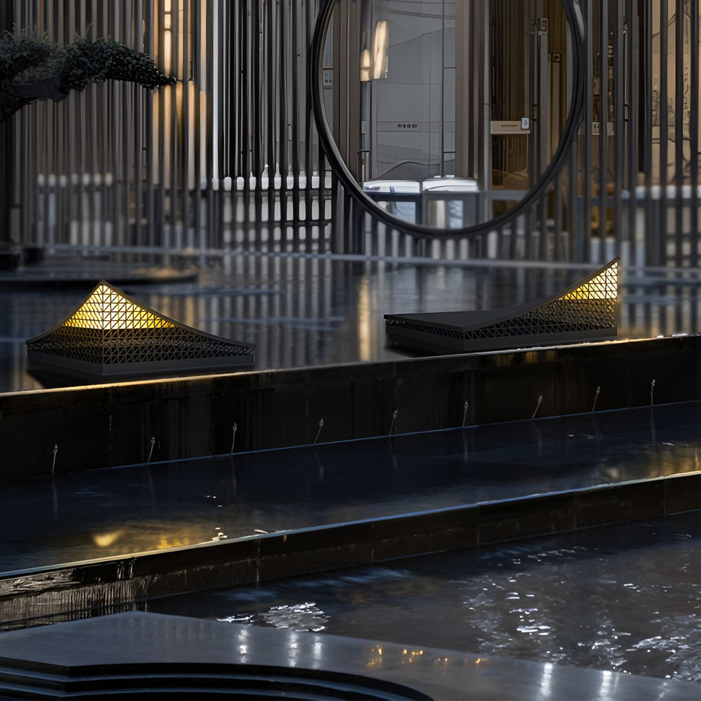Curved Stainless Steel LED Landscape Light with Grid Design for Modern Outdoor Spaces
