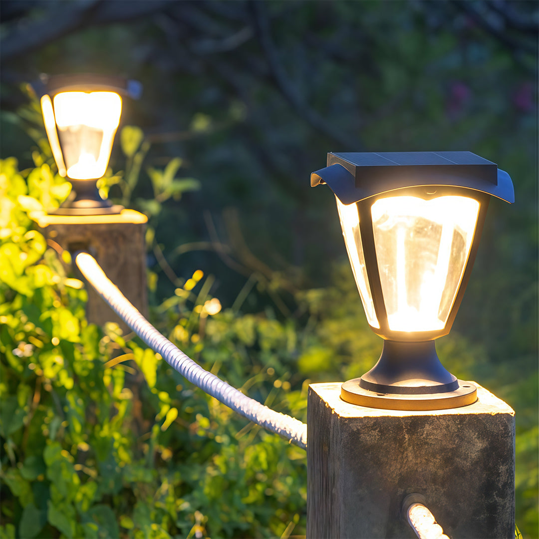 Aurelia Solar Pillar Light in Die-Cast Aluminum for Modern Landscapes