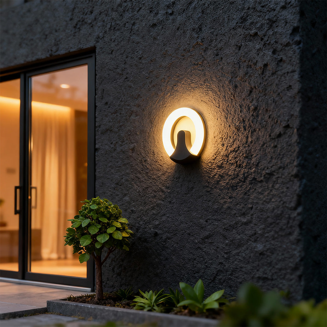 Luma Noir Outdoor Wall Sconce – Modern LED Architectural Light