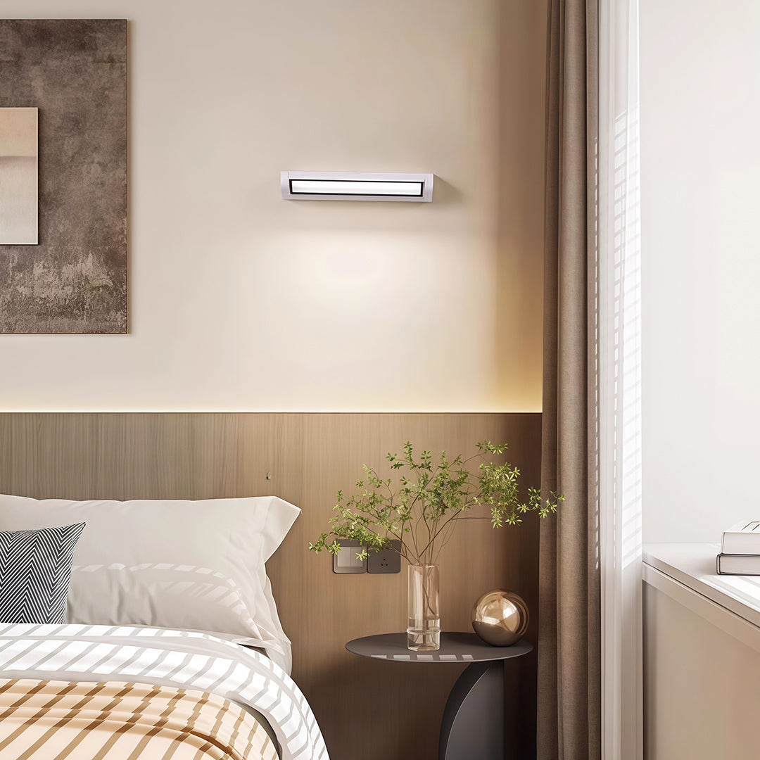 Rotatable Linear LED Wall Sconce in Black Aluminum