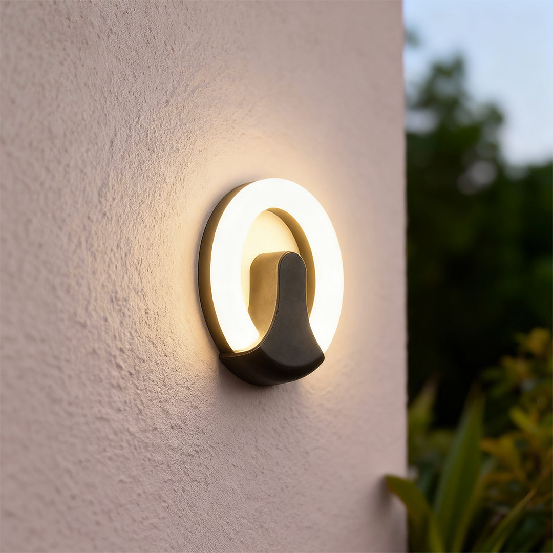 Luma Noir Outdoor Wall Sconce – Modern LED Architectural Light