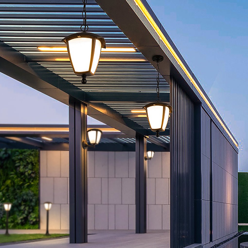 European Outdoor Landscape Lighting Fixture with Black Iron Frame