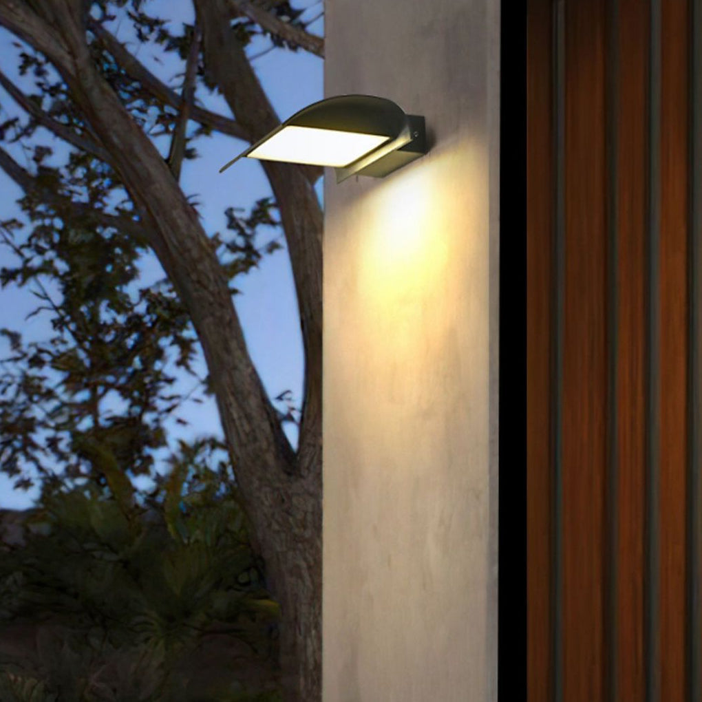 Curved LED Outdoor Wall Light in Matte Black, Minimalist Waterproof Sconce