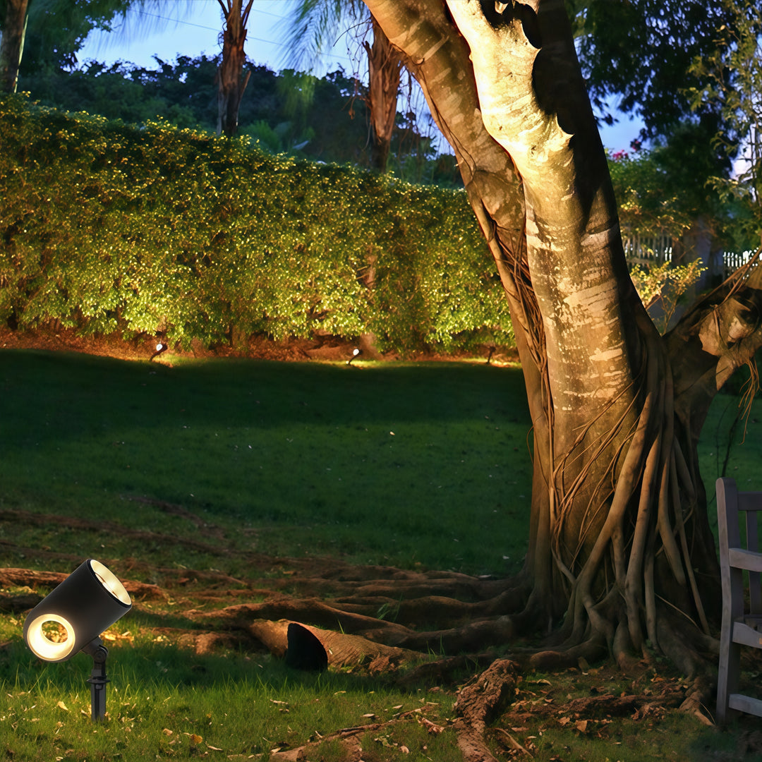Architectural Outdoor Spotlight with Die-Cast Aluminum Body