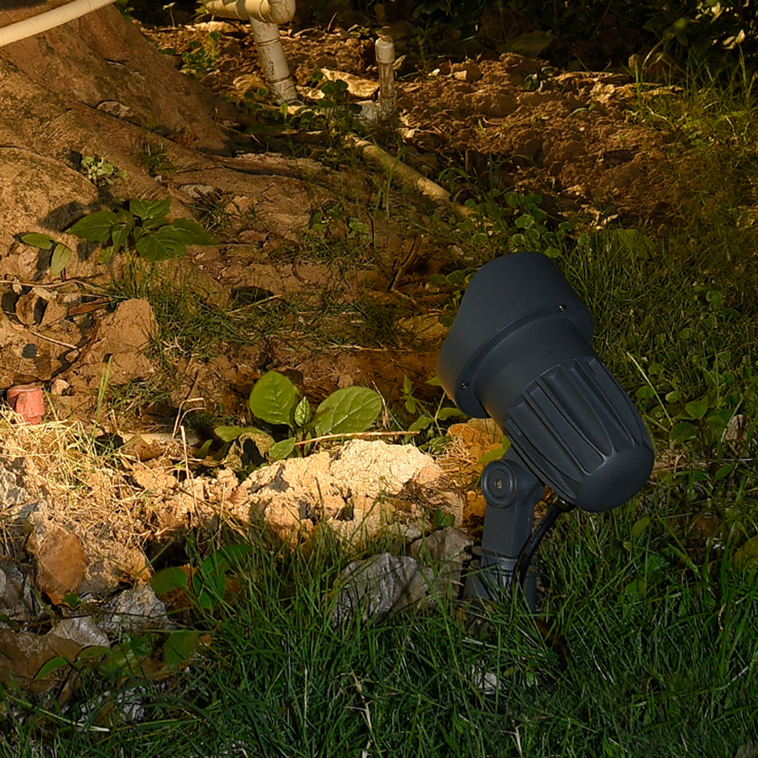 Modern Outdoor Spotlight in Sand Gray Aluminum with Warm 3000K LED