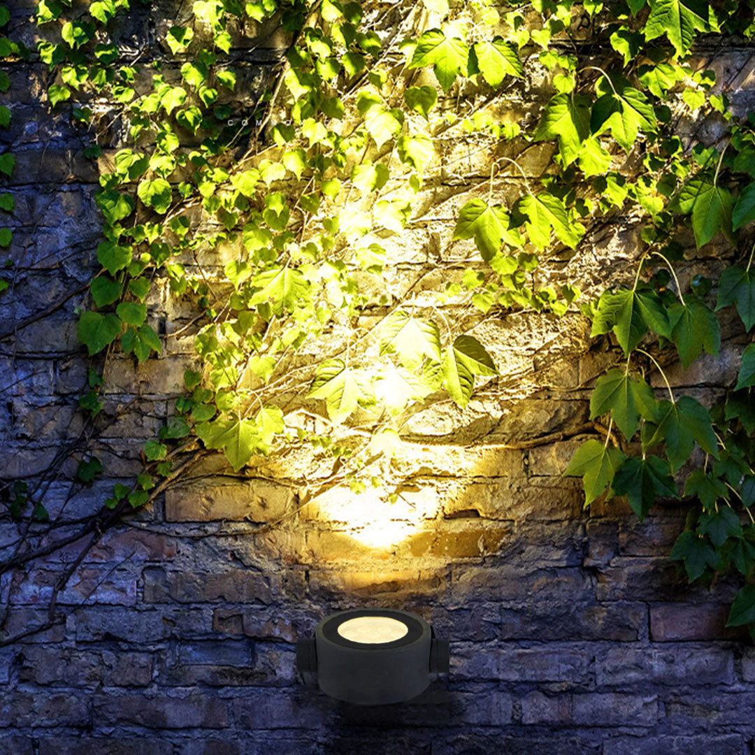 Circular LED Landscape Spotlight with Die-Cast Aluminum Housing