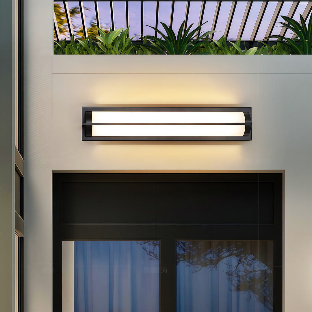 Modern Minimalist Outdoor Wall Sconce in Black Stainless Steel