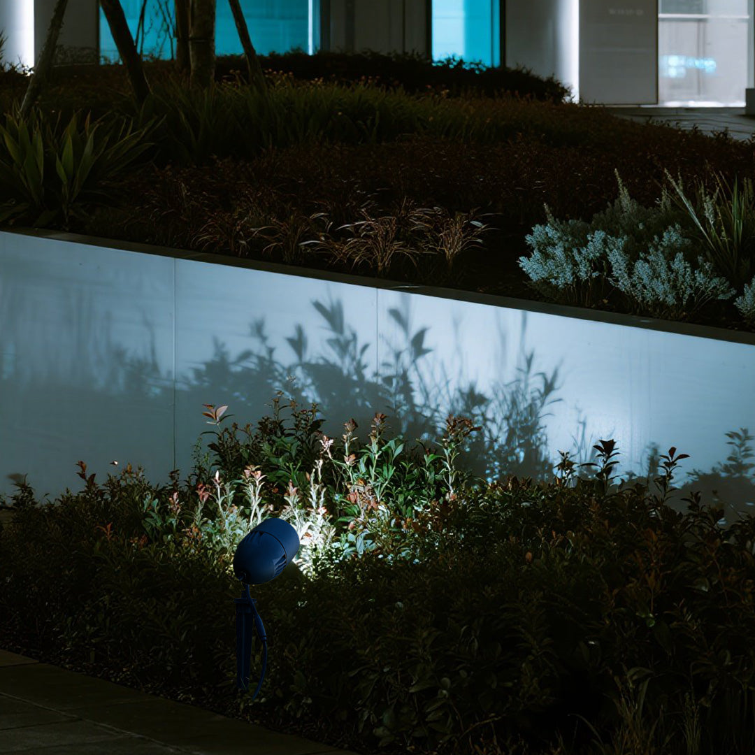 Lumière Spike Spotlight – Modern Outdoor LED Uplight for Landscape and Garden