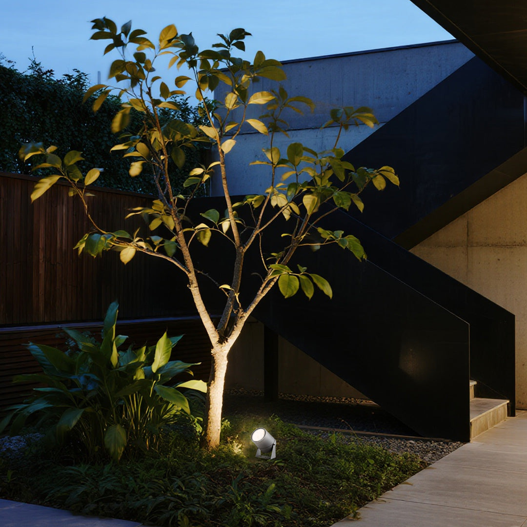 Round LED Landscape Spotlight in Modern Aluminum for Outdoor Spaces