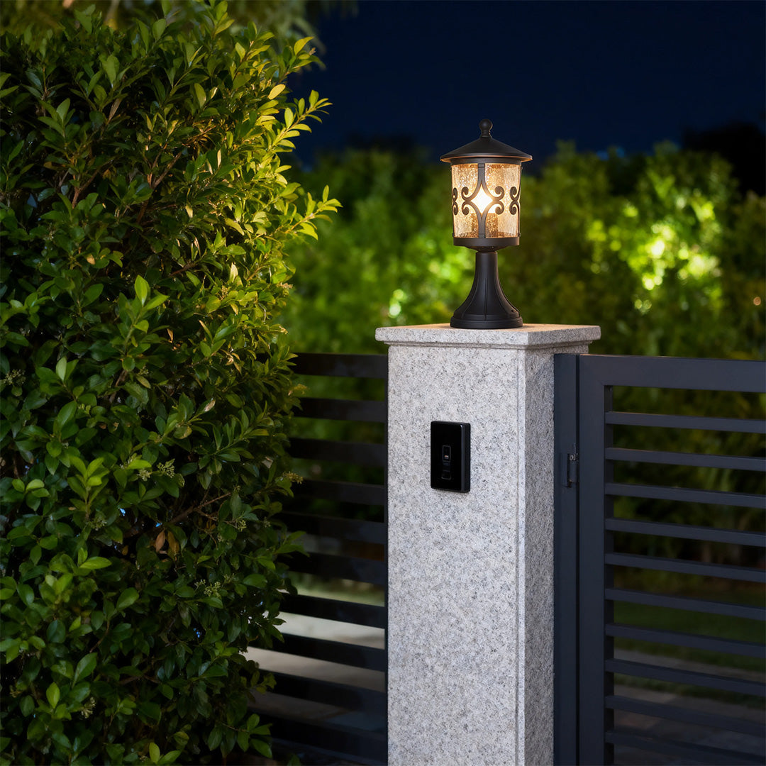 European Aluminum Outdoor Pillar Light with Clear Glass Shade