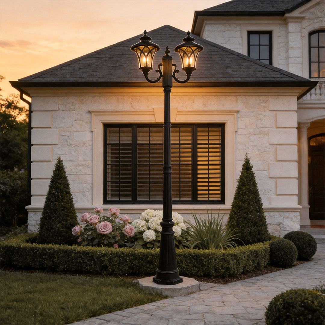 Modern Outdoor Post Light with Clear Glass Shade for Garden and Pathway