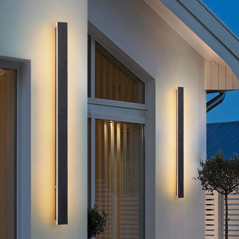 Linear LED Outdoor Wall Light in Black – Modern Architectural Strip Lighting