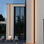 Linear LED Outdoor Wall Light in Black – Modern Architectural Strip Lighting