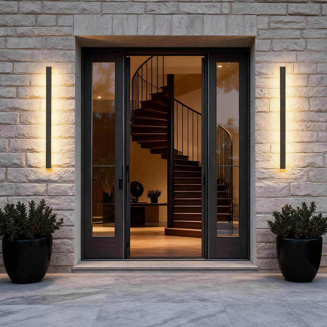 Linear LED Outdoor Wall Light in Black – Modern Architectural Strip Lighting