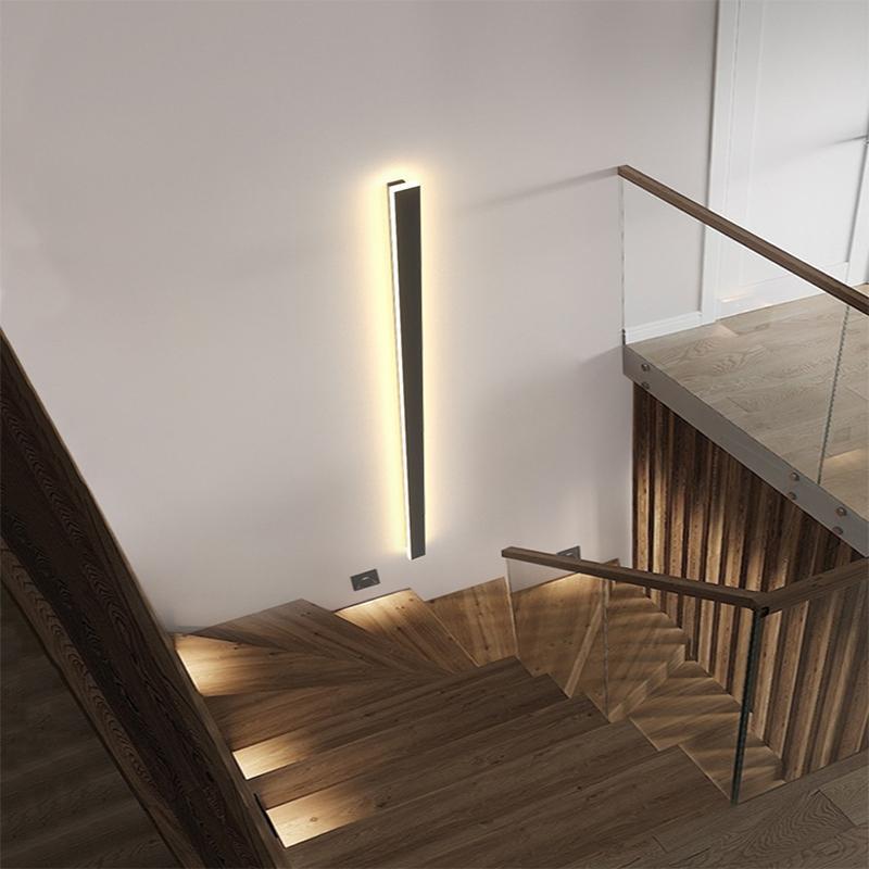 Linear LED Outdoor Wall Light in Black – Modern Architectural Strip Lighting