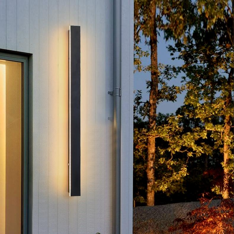 Linear LED Outdoor Wall Light in Black – Modern Architectural Strip Lighting