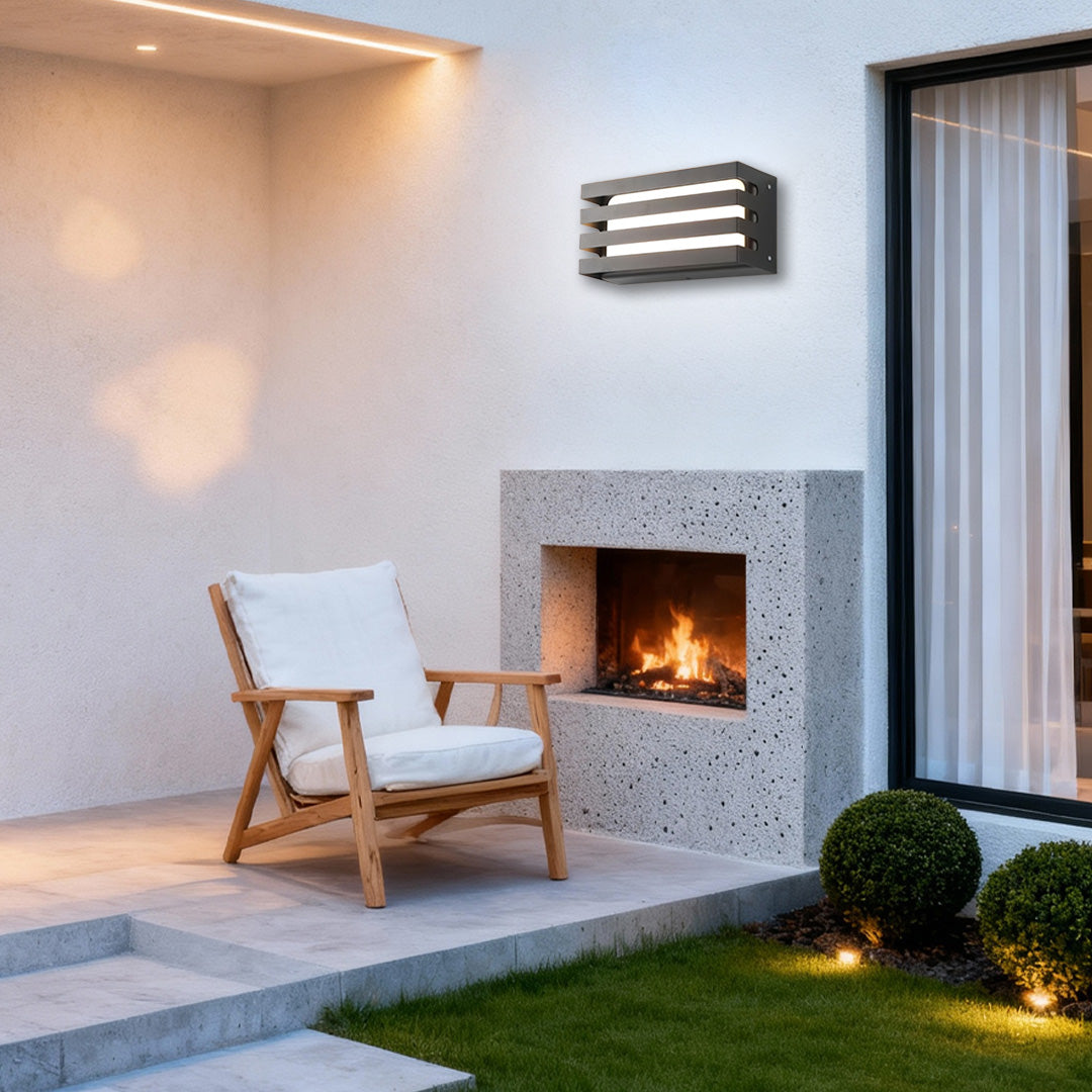 LED Outdoor Wall Sconce in Black Aluminum for Modern Courtyard