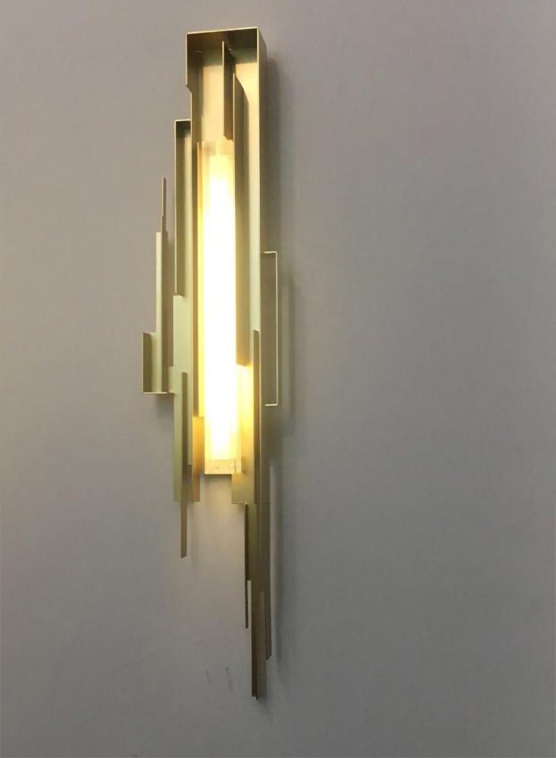 Metal Sculpted Sconce
