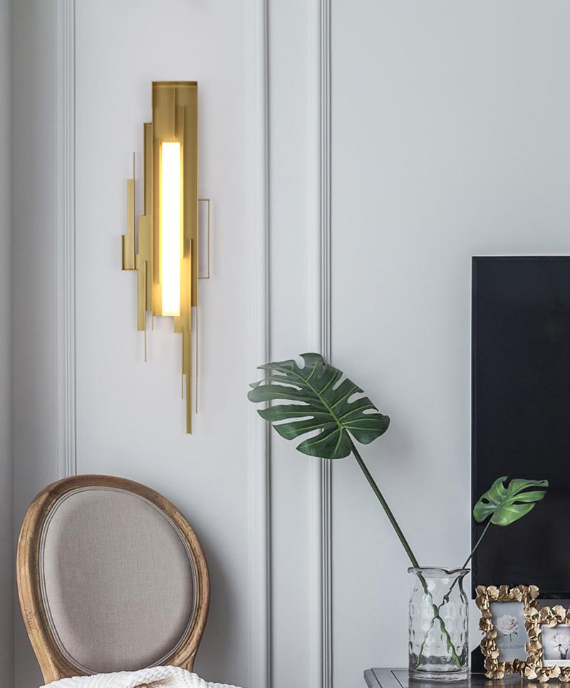 Metal Sculpted Sconce