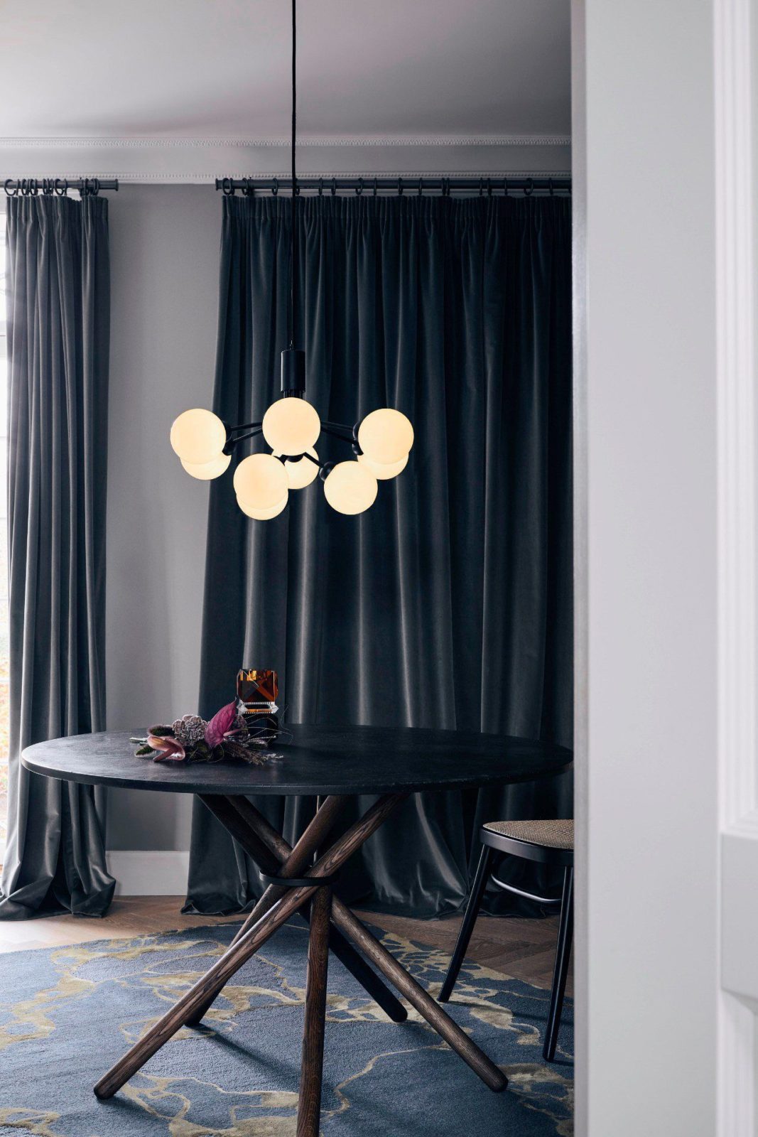 Apiales Chandeliers