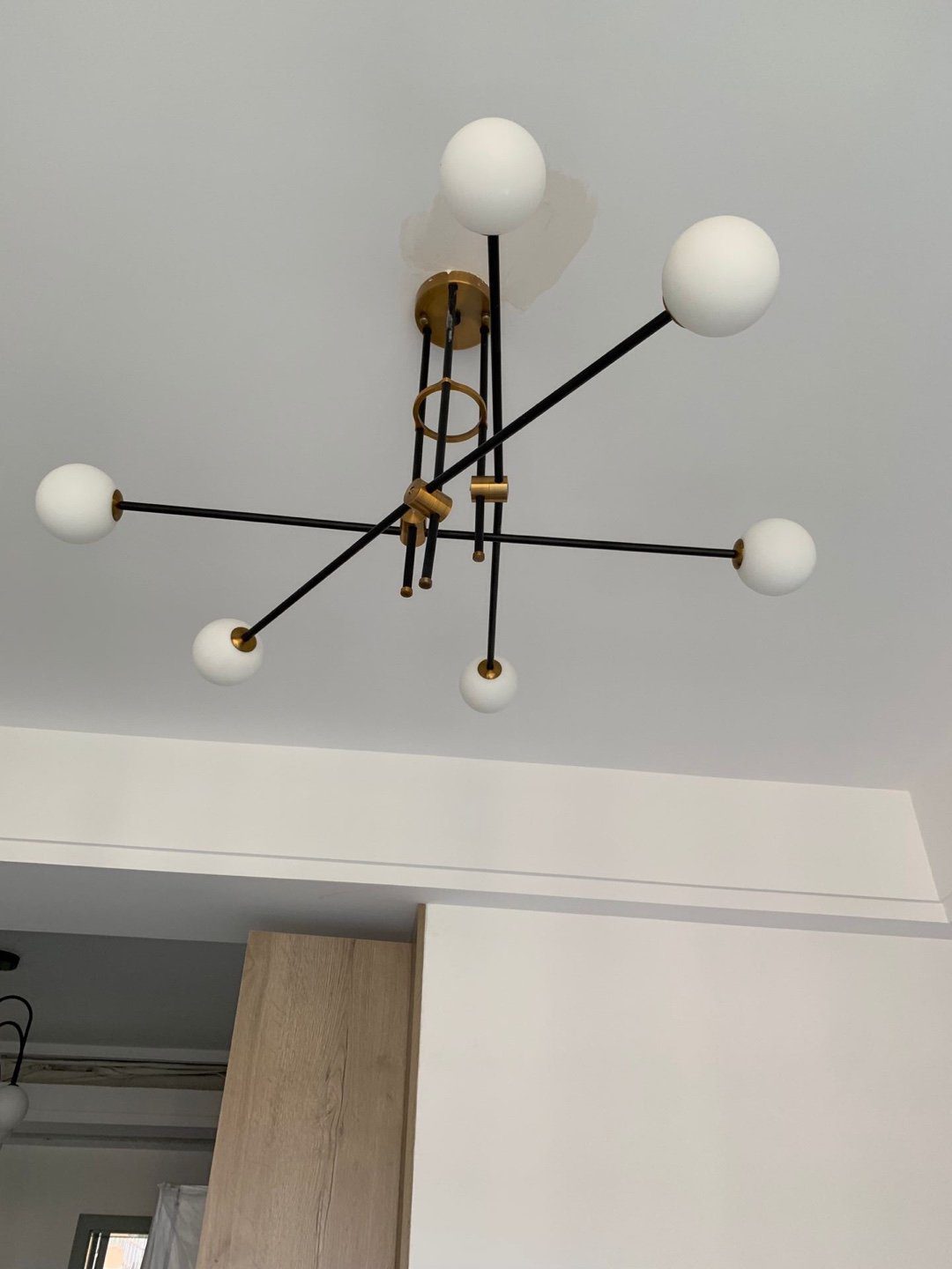 SI Chandelier