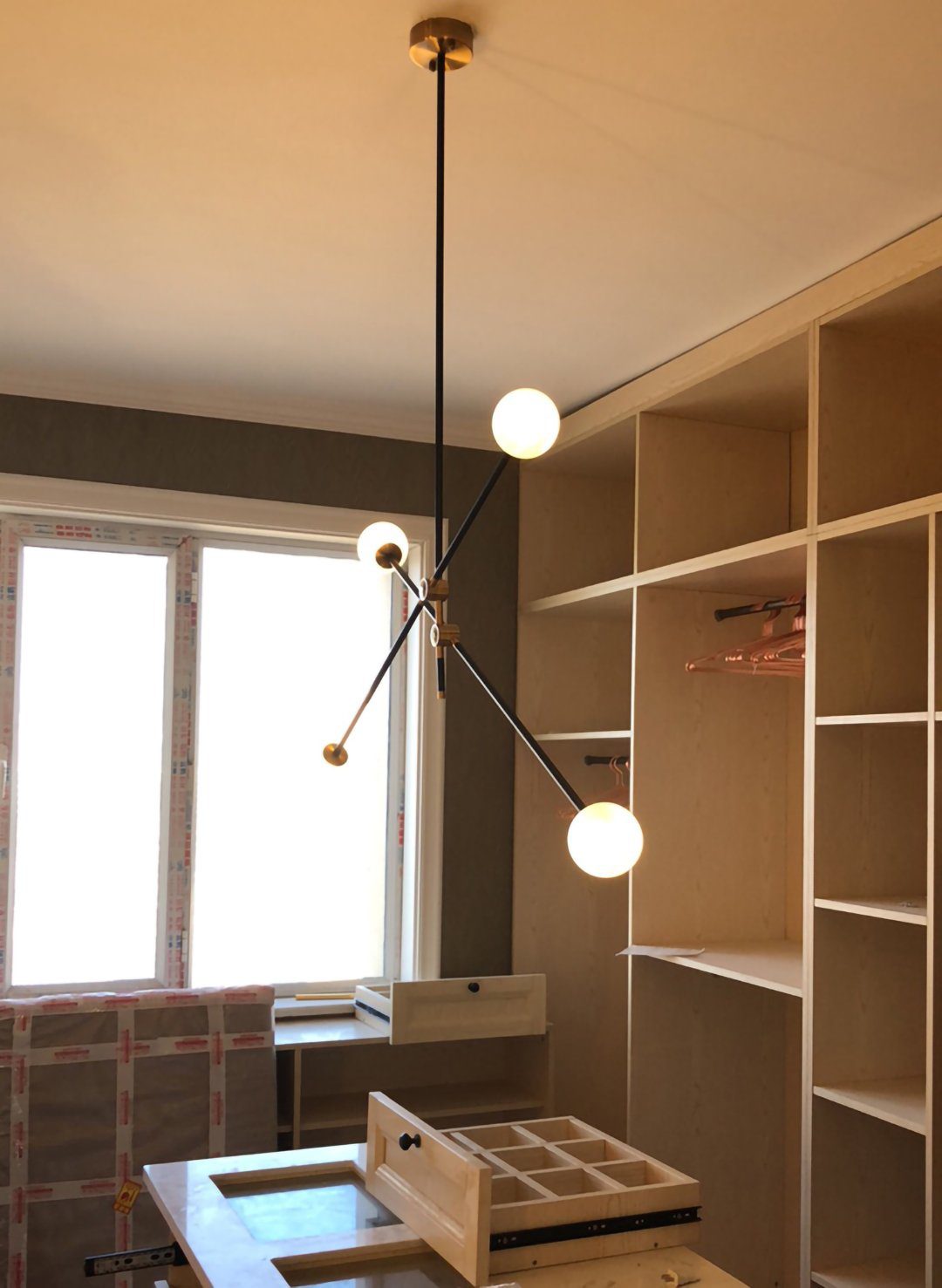 SI Chandelier