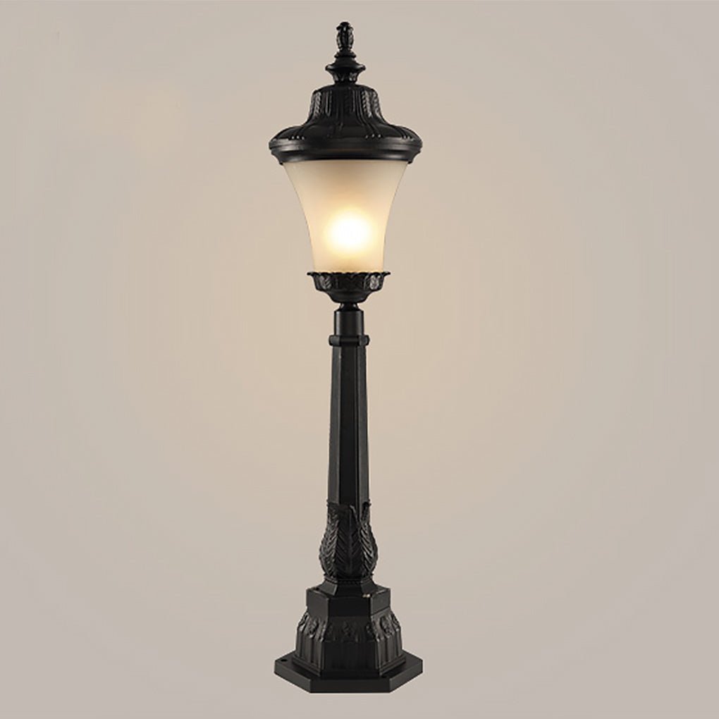 Retro Outdoor Post Light – Vintage High Pole Garden Lamp in Black