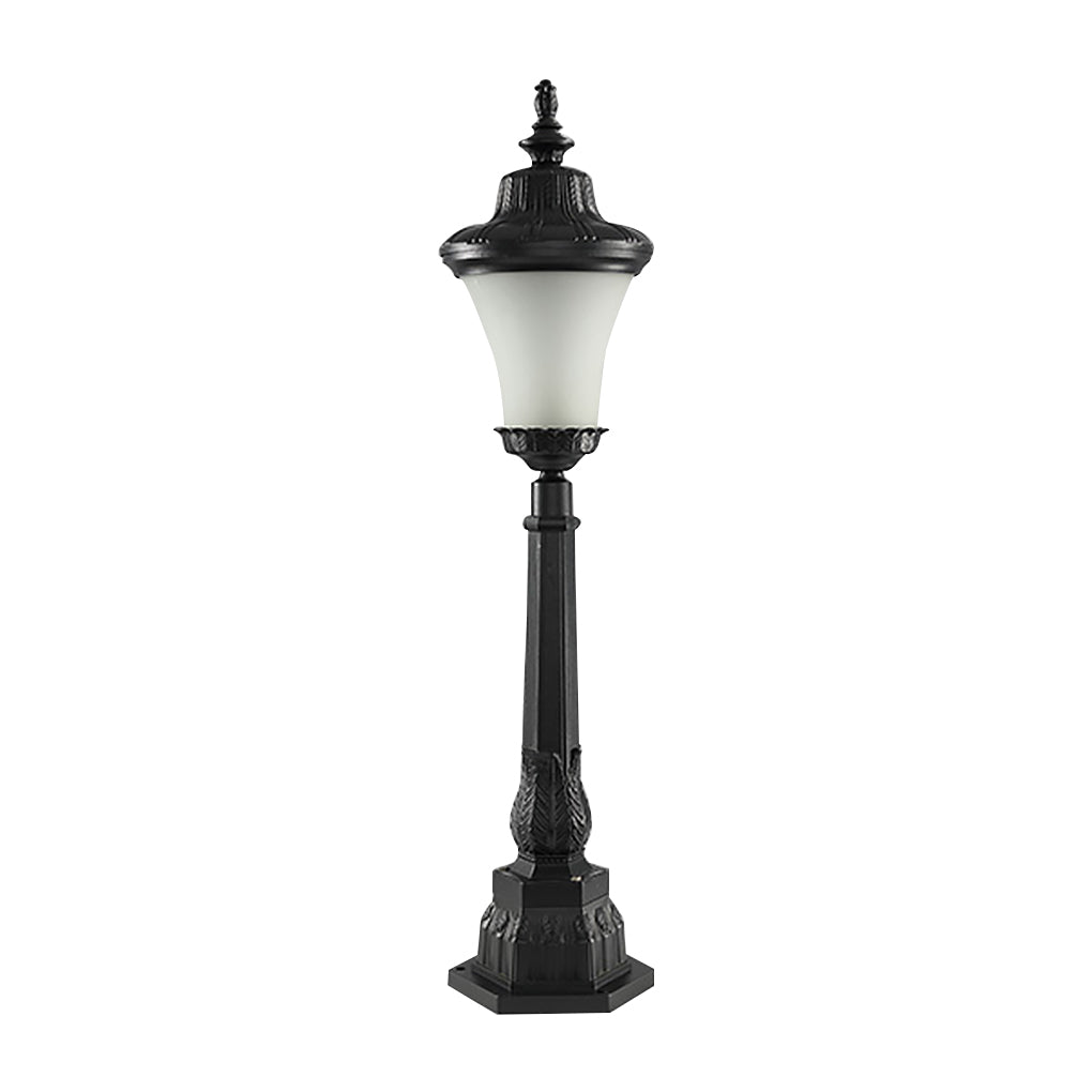 Retro Outdoor Post Light – Vintage High Pole Garden Lamp in Black