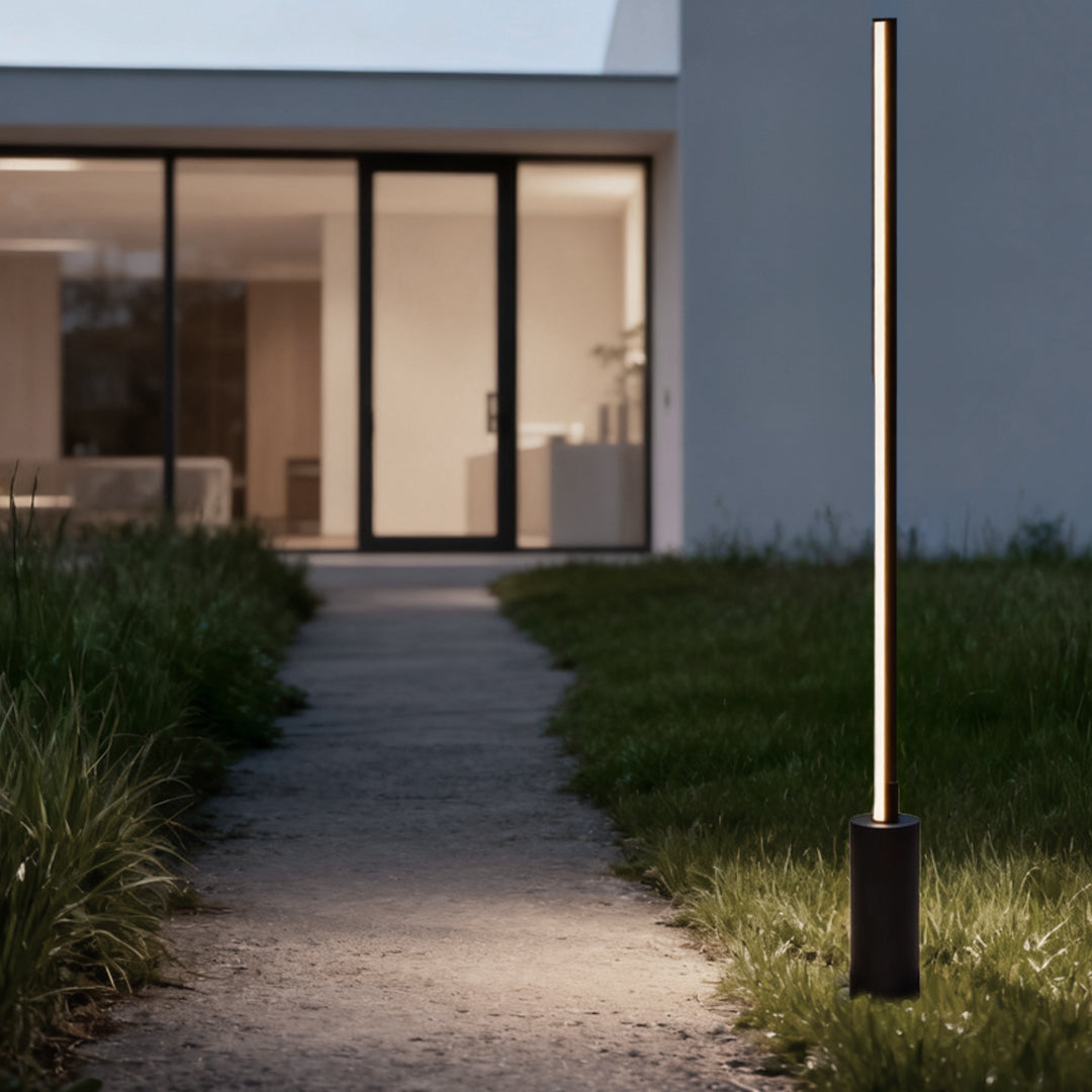 Modern Outdoor LED Floor Lamp – Waterproof Linear Garden Light