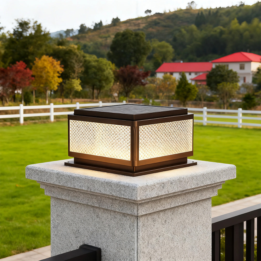 Minimalist Square Outdoor Pillar Light in Black Aluminum with LED Illumination