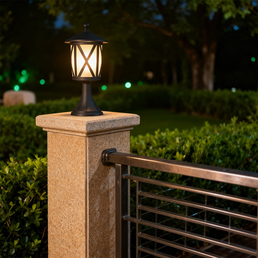 Black Aluminum LED Post Light for Garden Paths and Courtyards