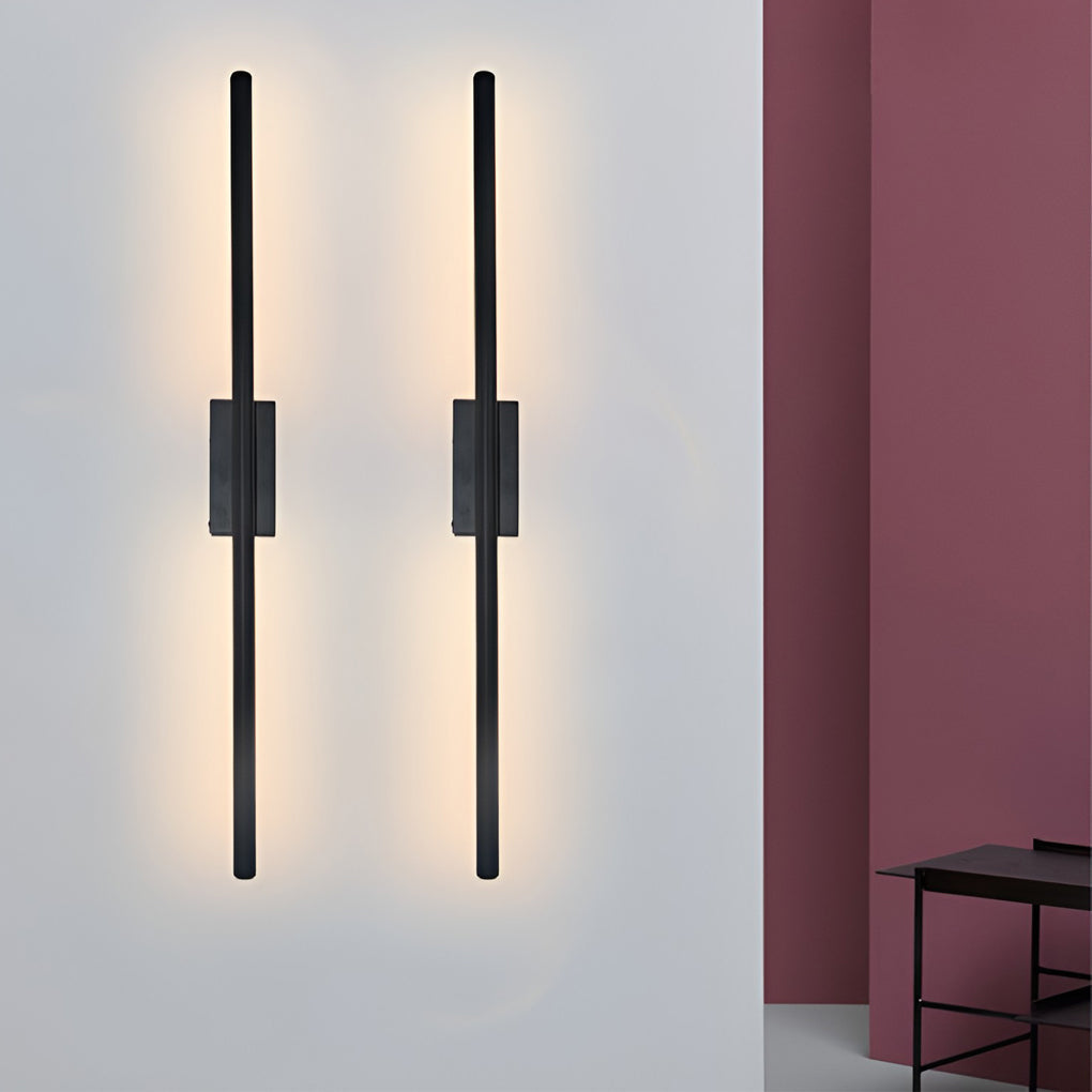Modern Vertical LED Wall Sconce in Gold or Black