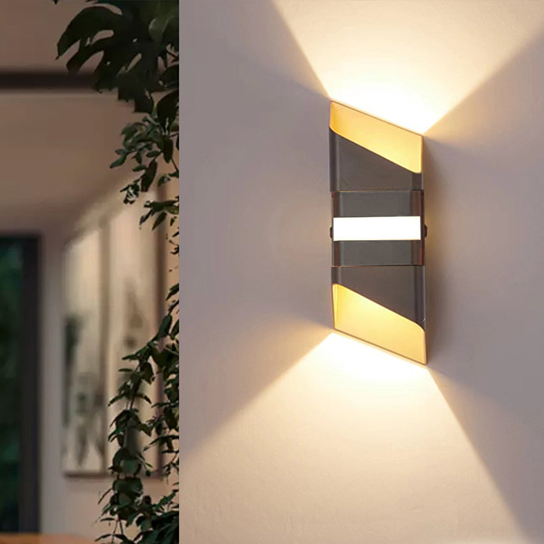 Modern LED Outdoor Wall Sconce with Up and Down Lighting in Aluminum