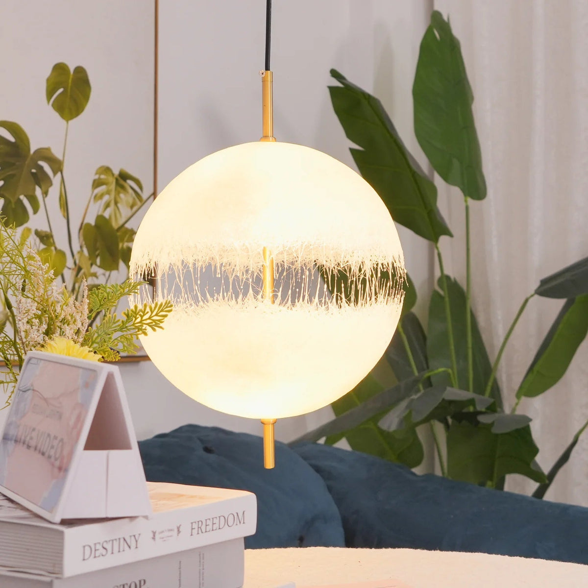Moonflair Pendant Light