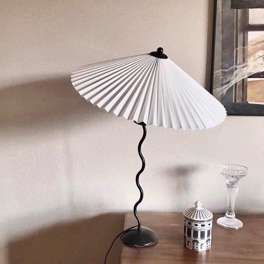 Linea Curva Table Lamp
