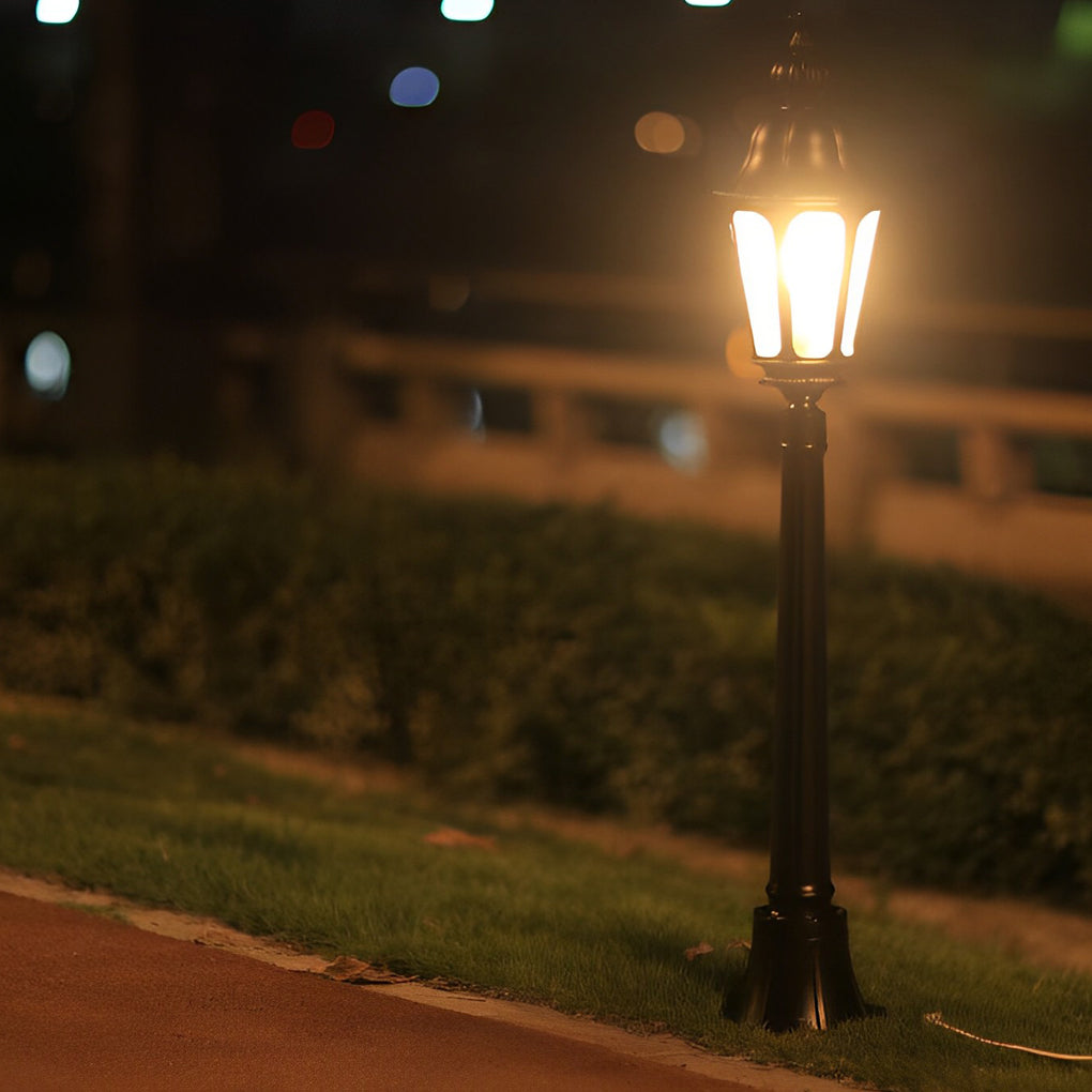 European-Style LED Pathway Lamp Post in Black for Garden and Courtyard