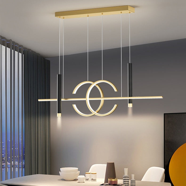 Chandelier Style Table Lamp In The Dining Room