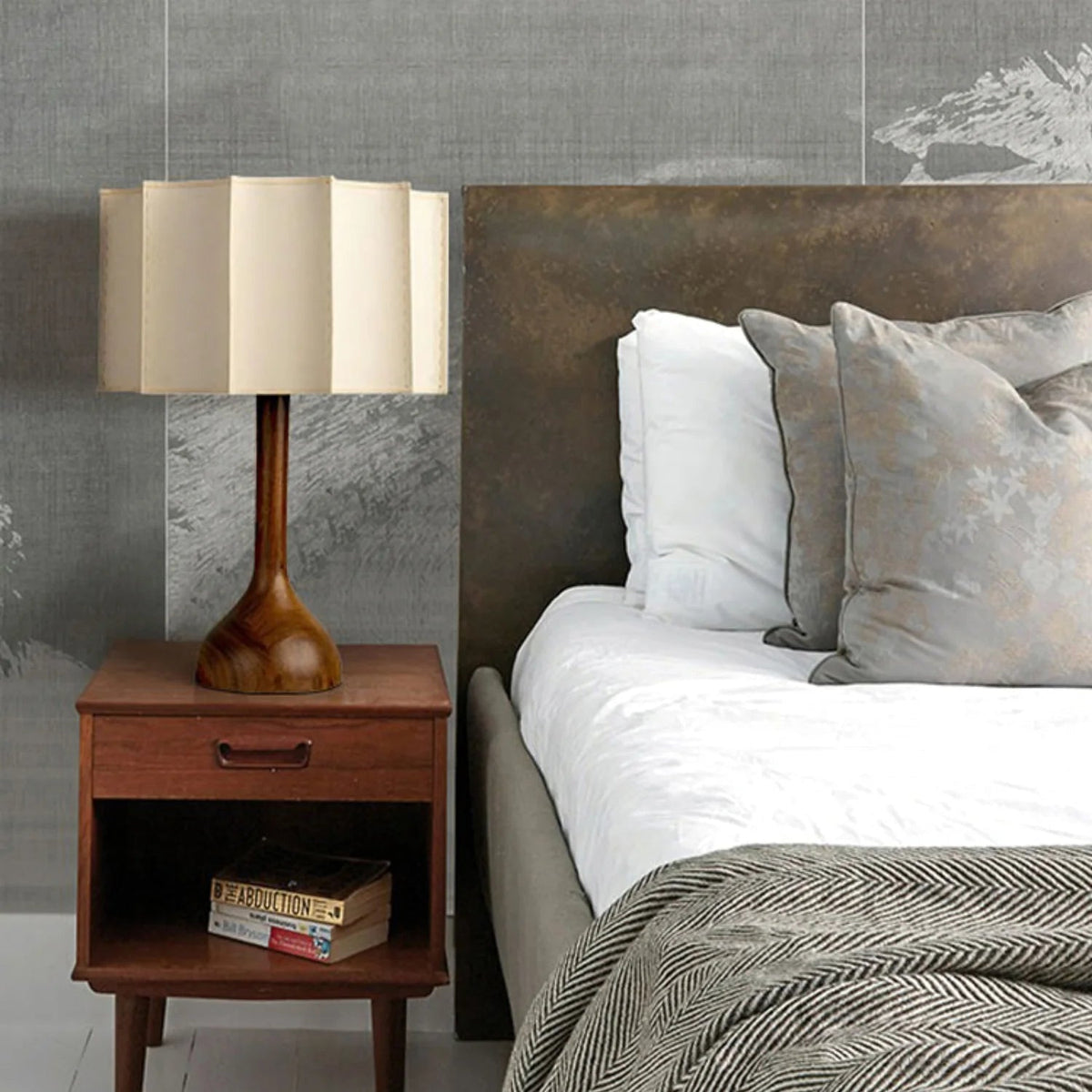 Hakka Accent Table Lamp