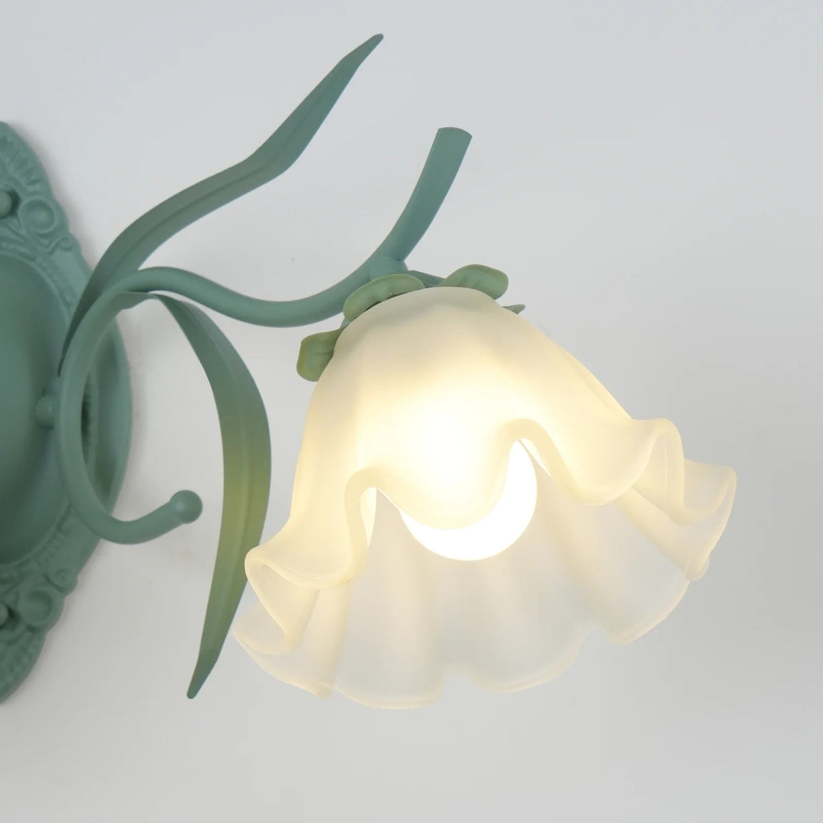 Vela Curve Edge Wall Light