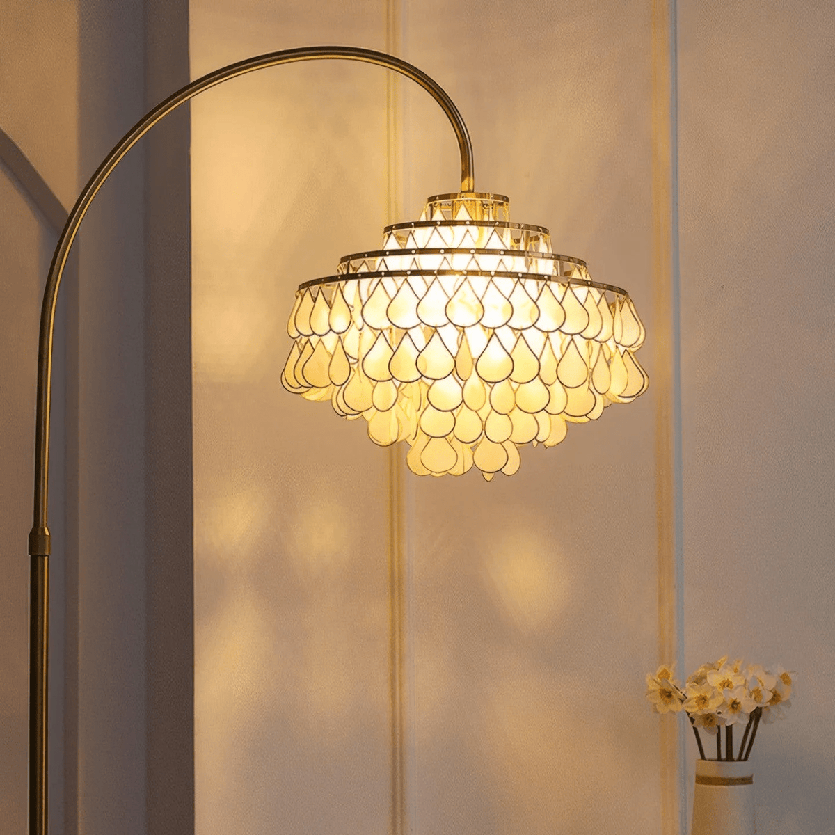 Lumière Shell Floor Lamp with Mother-of-Pearl Shade